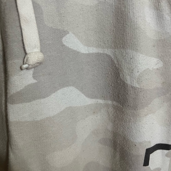 PINK VICTORIA'S SECRET Everyday Campus Fleece Joggers‎ Grey Camo Women's Size M - Picture 2 of 6